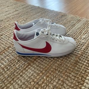 NIKE CORTEZ SNEAKERS SIZE 9 WOMENS US